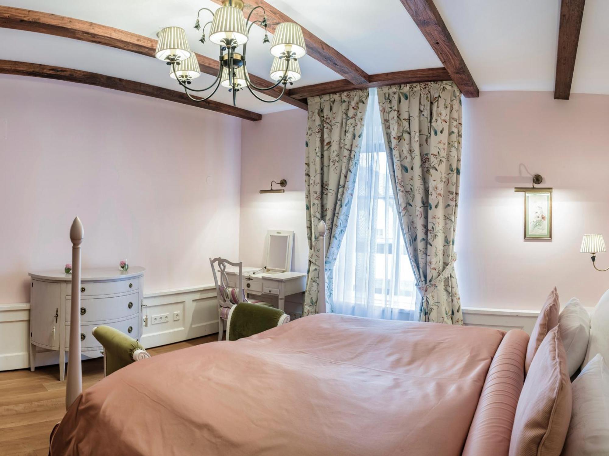 Schloss Thalheim Sankt Poelten Quarto foto